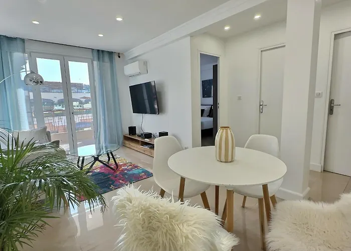 Mike By Terry's Homes Appartement